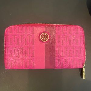 Tory Burch wallet